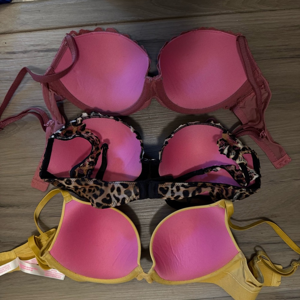 PINK VICTORIA SECRET WOMENS Bra Trio - Assorted Colors - Picture 3 of 3